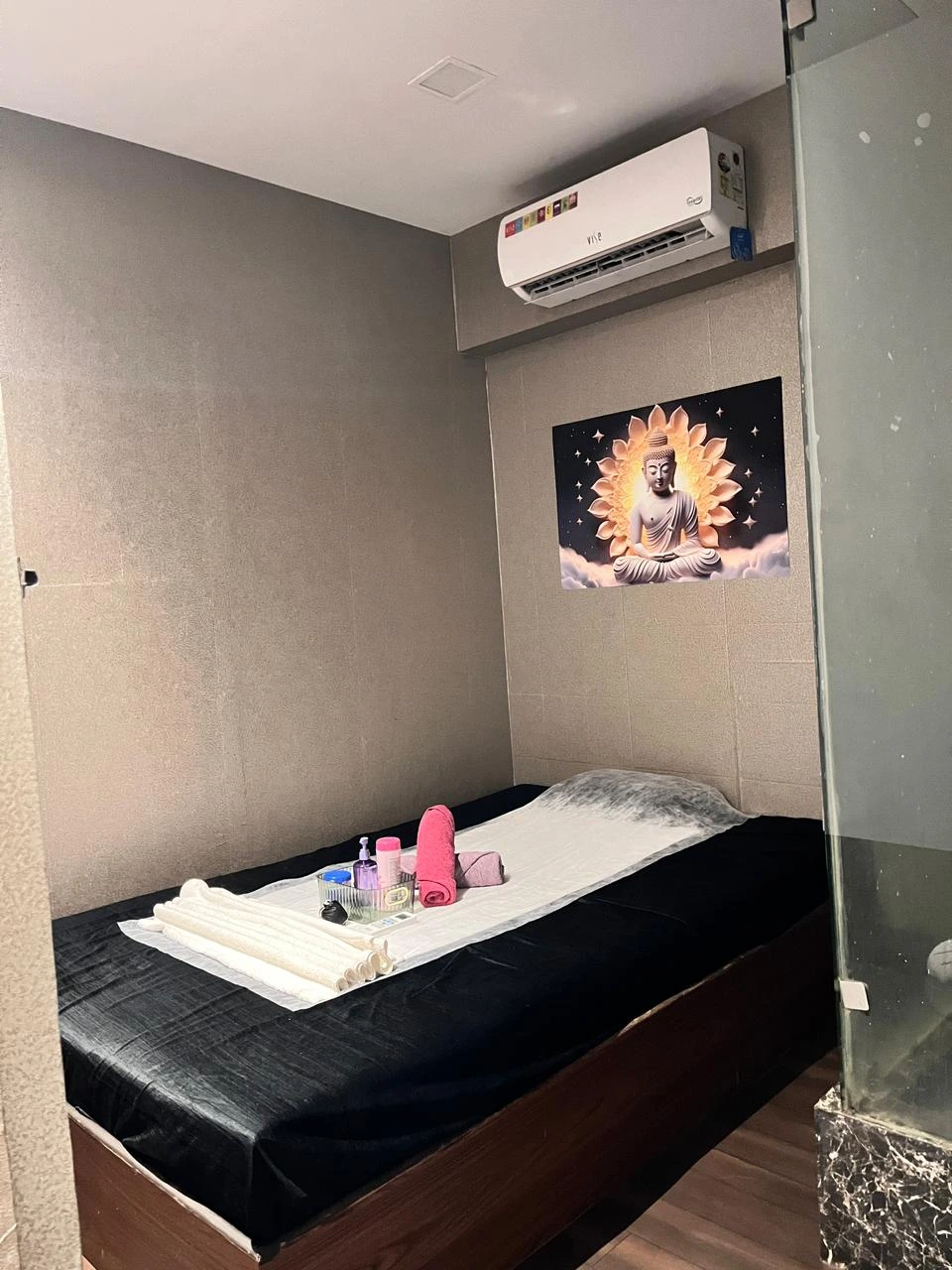 Traditional Thai massage therapy room in Jaipur